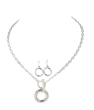 Load image into Gallery viewer, Toggle Necklace &amp; Earring Set In 2 Colors

