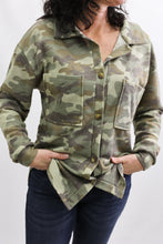 Load image into Gallery viewer, Jacket In Camo

