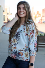 Load image into Gallery viewer, 3/4 Sleeve Floral Top
